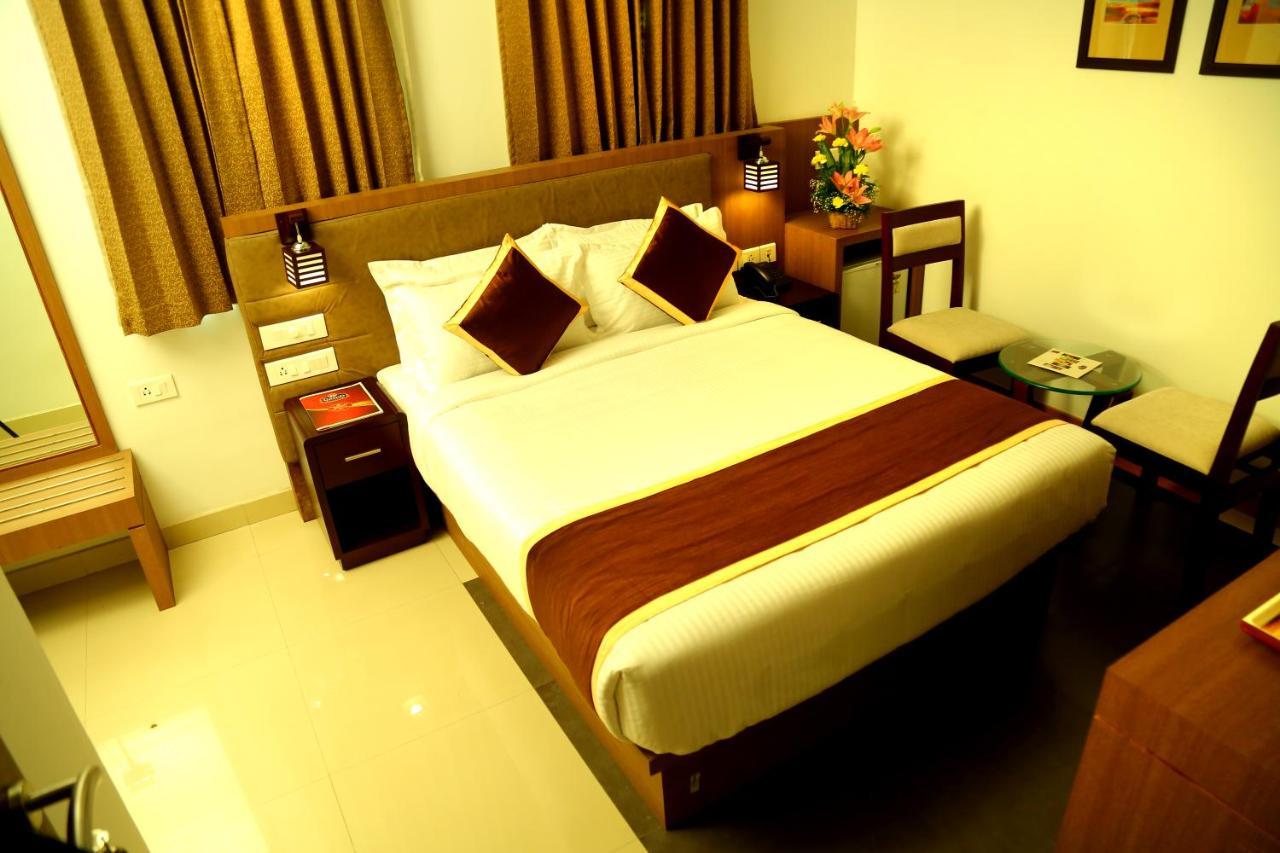 Hotel De Grand Calicut Exterior foto