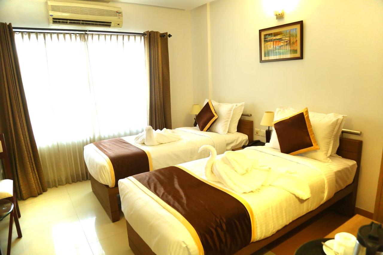 Hotel De Grand Calicut Exterior foto