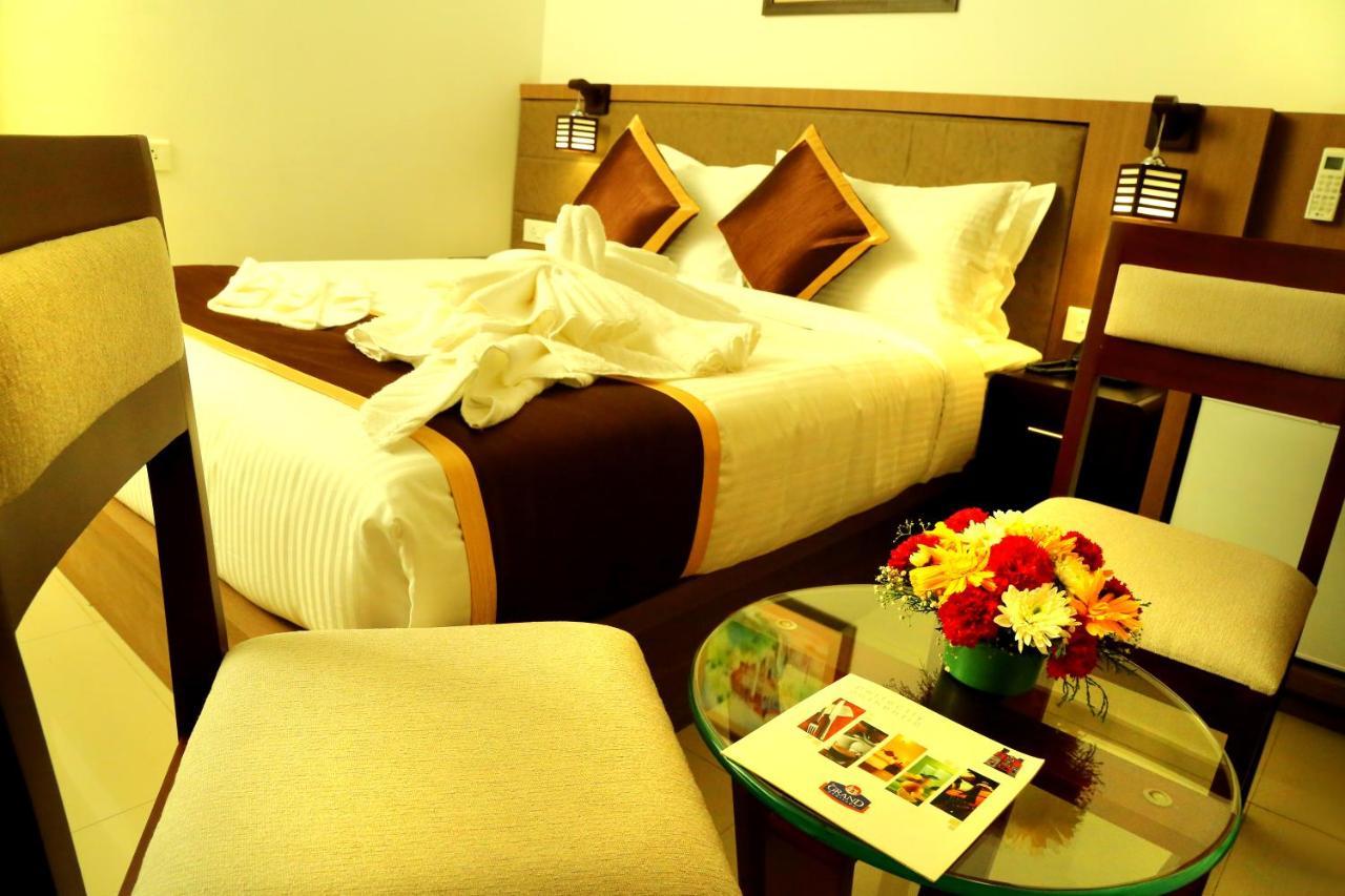 Hotel De Grand Calicut Exterior foto